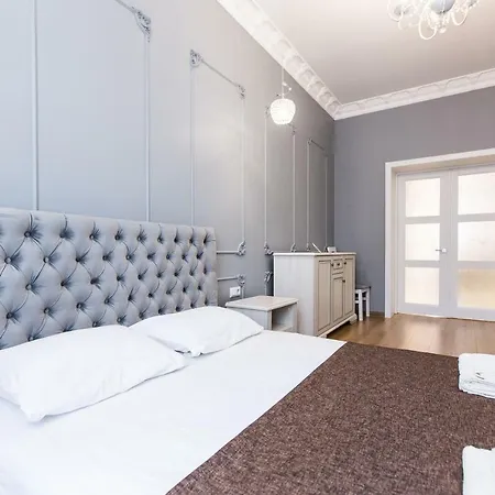 Apartment віп простора біля вокзалу на вулиці городоцька 102 Lviv