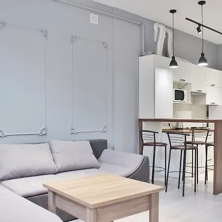 віп простора біля вокзалу на вулиці городоцька 102 Lviv