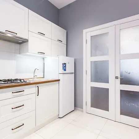 віп простора біля вокзалу на вулиці городоцька 102 Apartman Lviv