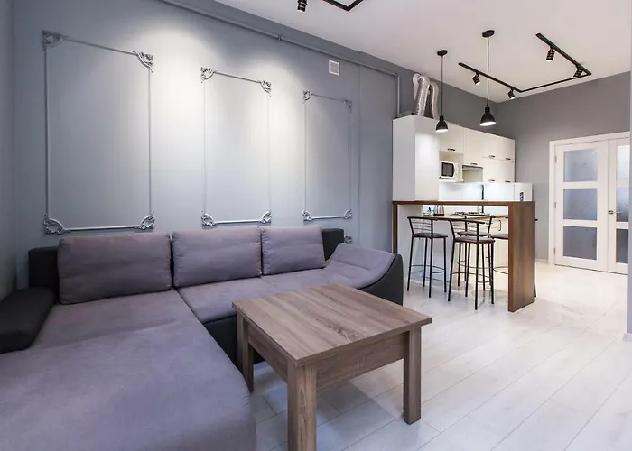 віп простора біля вокзалу на вулиці городоцька 102 * לבוב