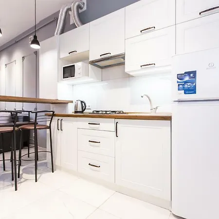 віп простора біля вокзалу на вулиці городоцька 102 * Lemberg