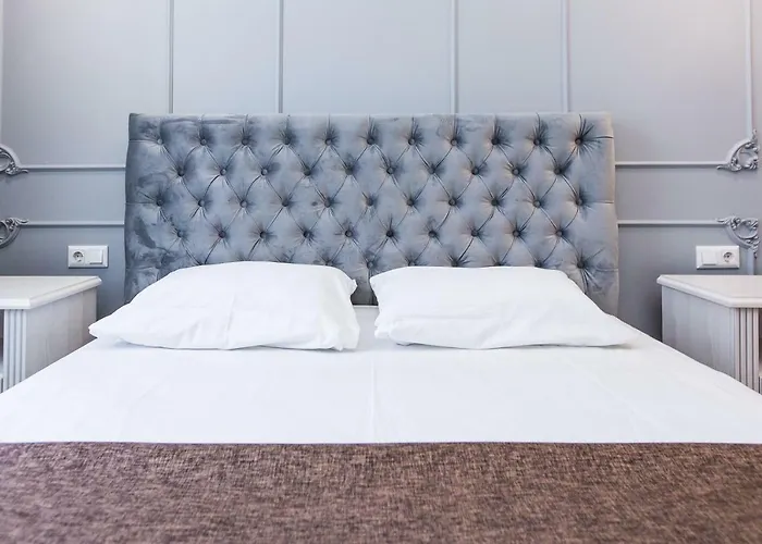 віп простора біля вокзалу на вулиці городоцька 102 Apartment *