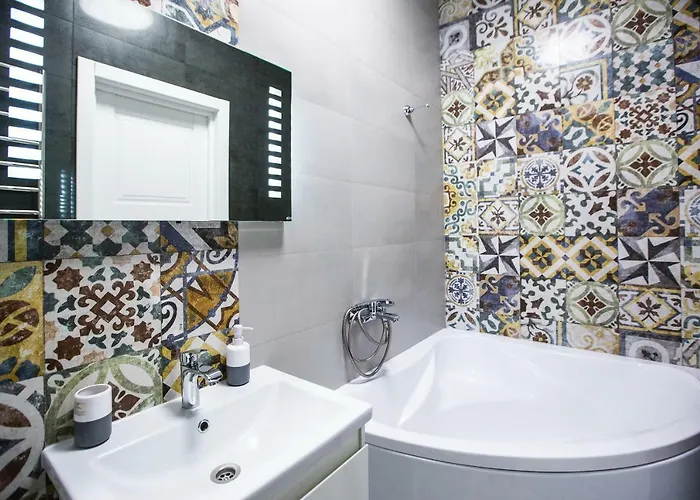 віп простора біля вокзалу на вулиці городоцька 102